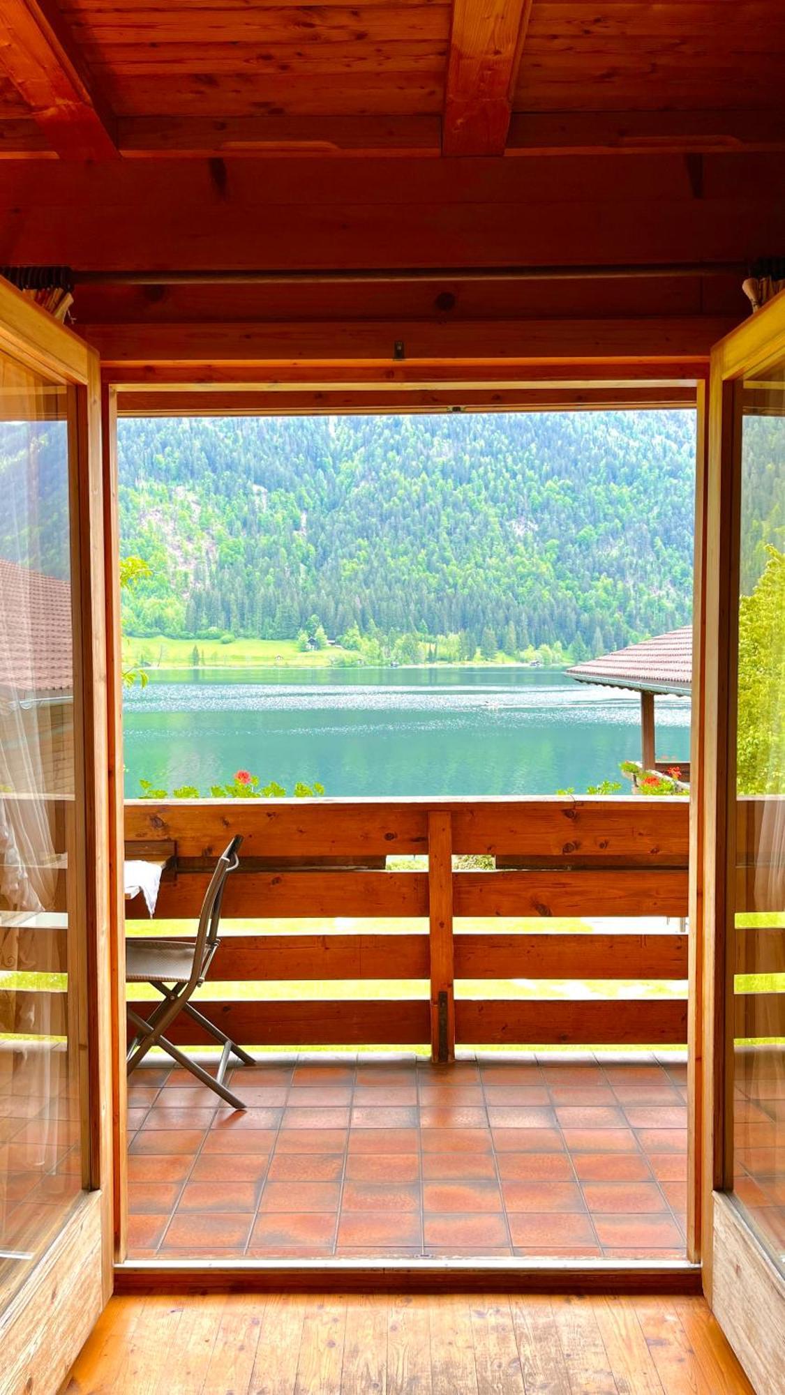 Chalets Zoehrer - Wohnen Am Wasser Weissensee Eksteriør bilde