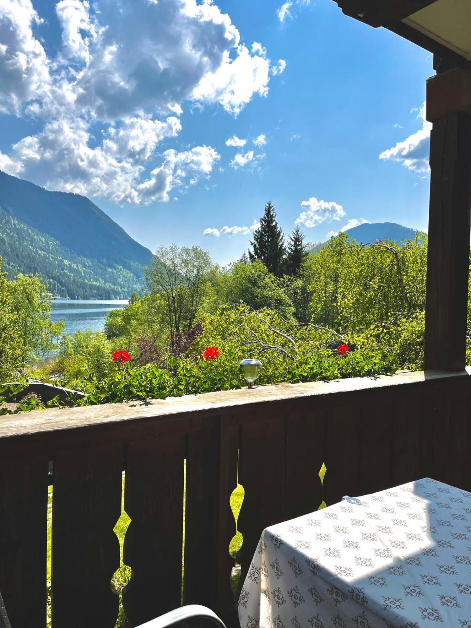 Chalets Zoehrer - Wohnen Am Wasser Weissensee Eksteriør bilde