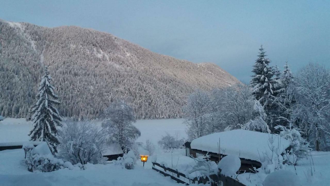 Chalets Zoehrer - Wohnen Am Wasser Weissensee Eksteriør bilde